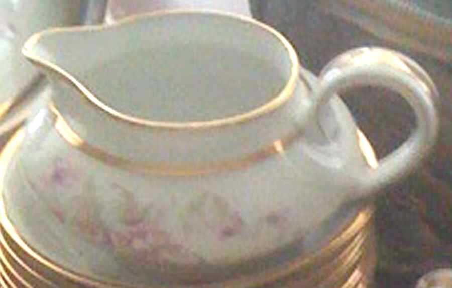 LIM526 Creamer by Limoges-French-1