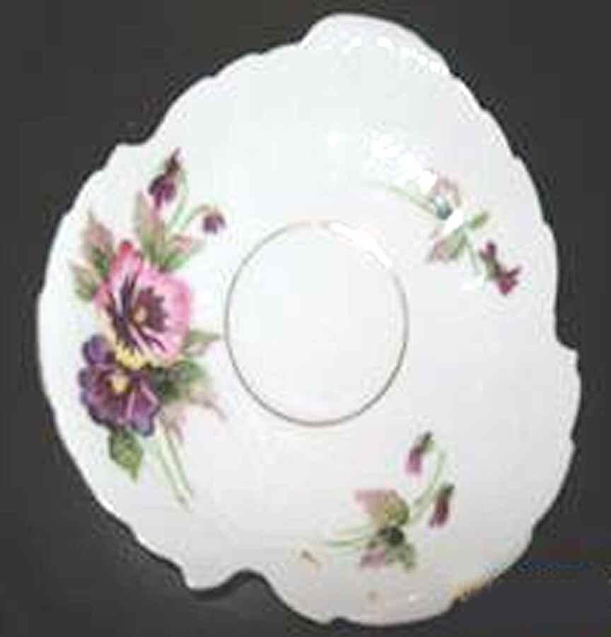 766 Saucer by Lefton-1