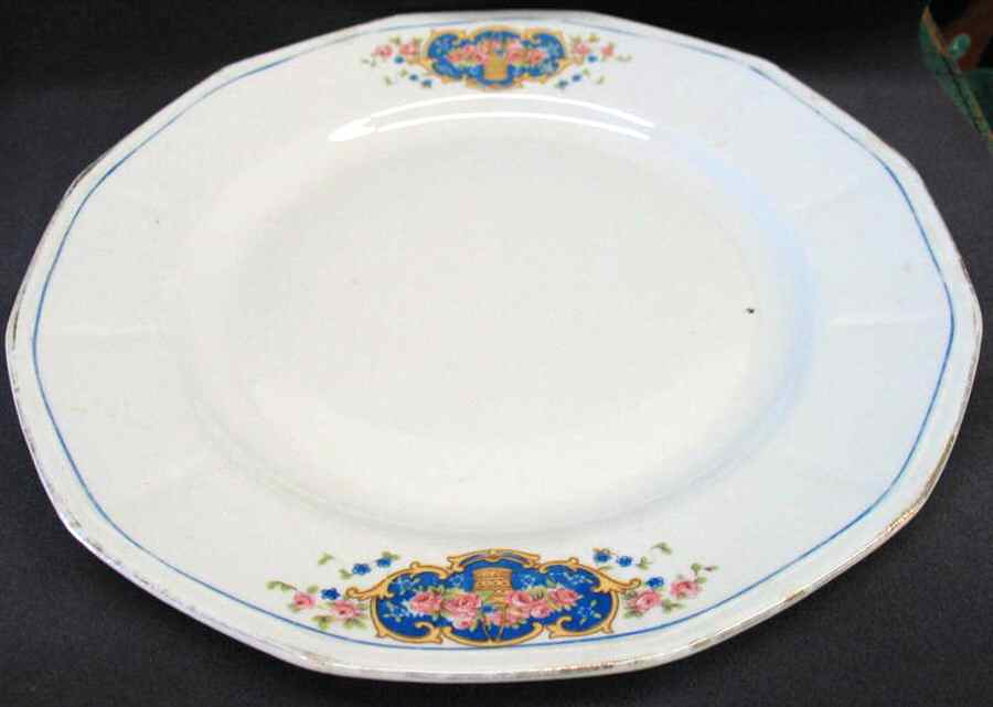 LIA137 Dinner Plate by Limoges-American-1