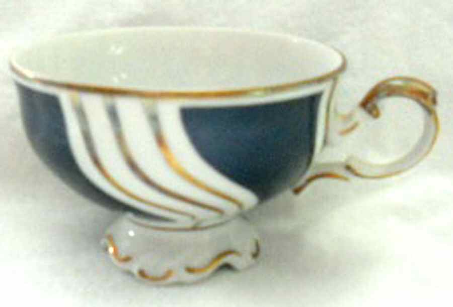 LFE6 Footed Cup by Lichte-1