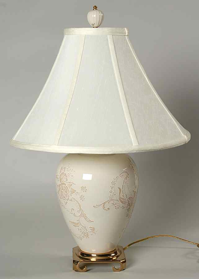 Damask 20" Electric Lamp & Shade by Lenox-1