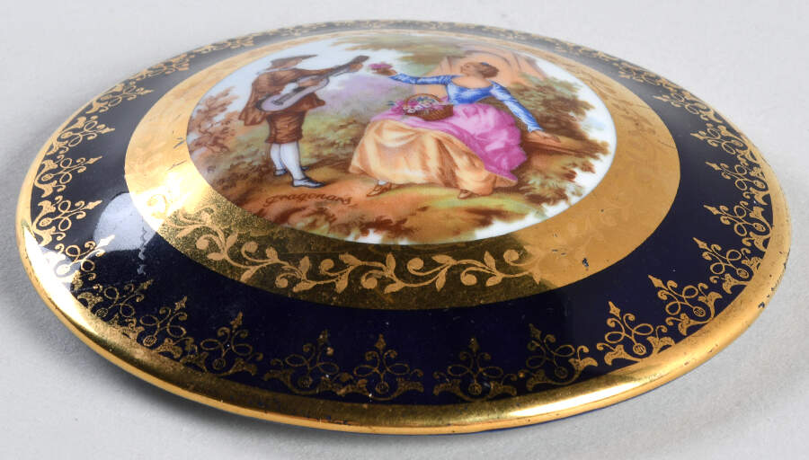 LIM533 Lid for Round Box by Limoges-French-1