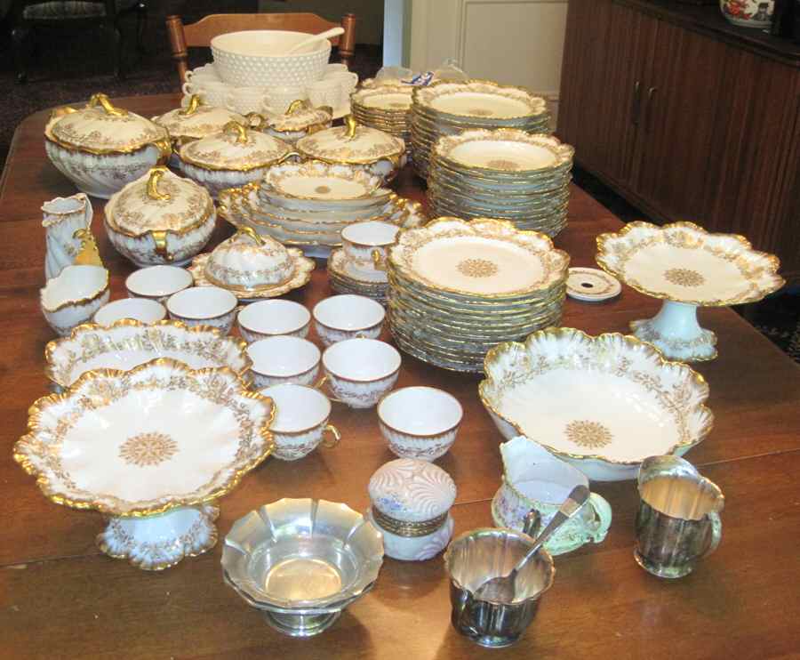 LNT345 Footed Cake Plate by Lanternier-1