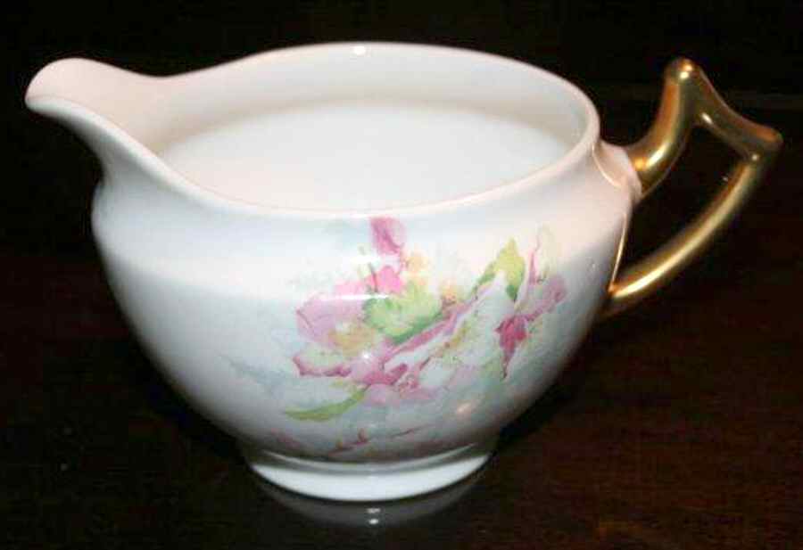 LIM546 Creamer by Limoges-French-1