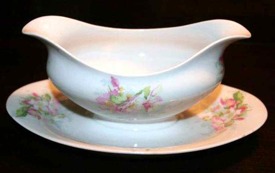 LIM546 Gravy Boat with Attached Underplate by Limoges-French-1