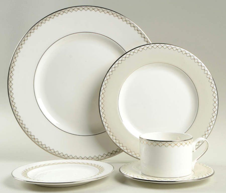Quatrefoil 5 Piece Place Setting by Lenox-1