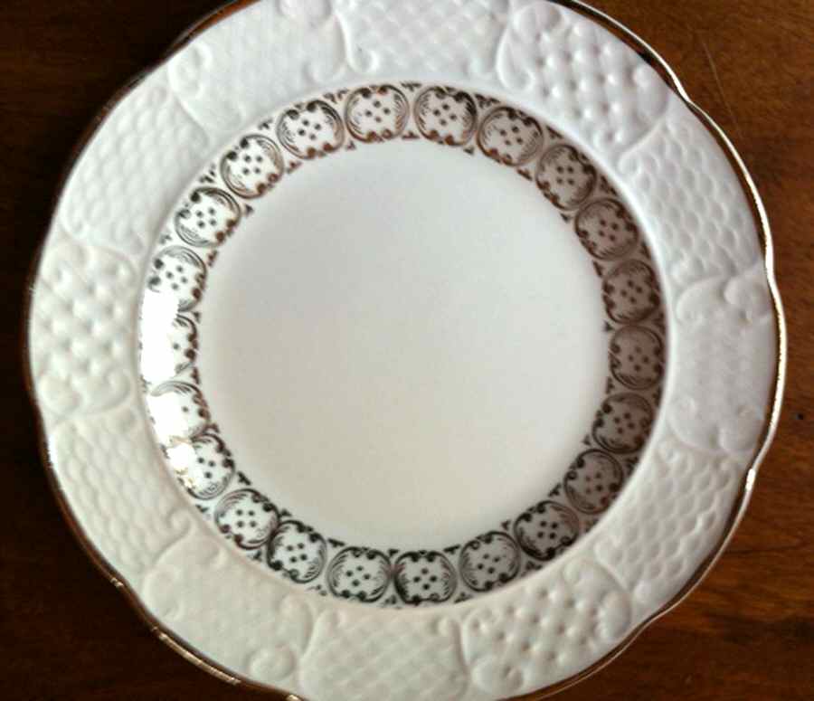 LIA141 Dinner Plate by Limoges-American-1