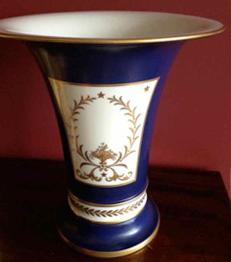 MR63-205 Vase by Lenox-1