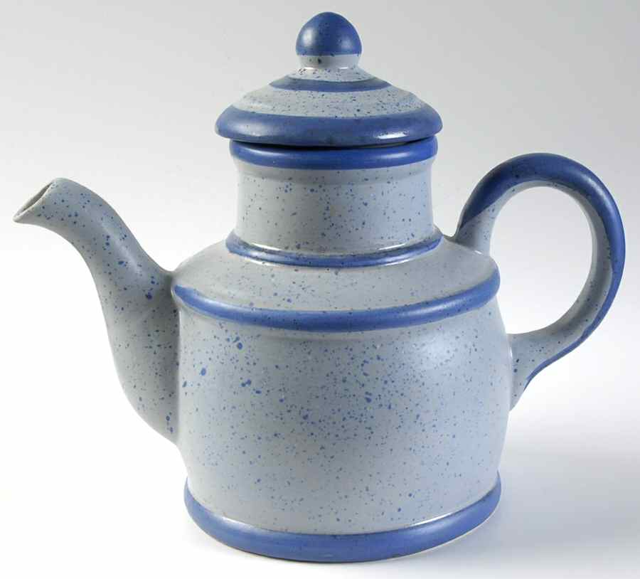 L2P1 Coffee Pot & Lid by Laurentian Pottery-1