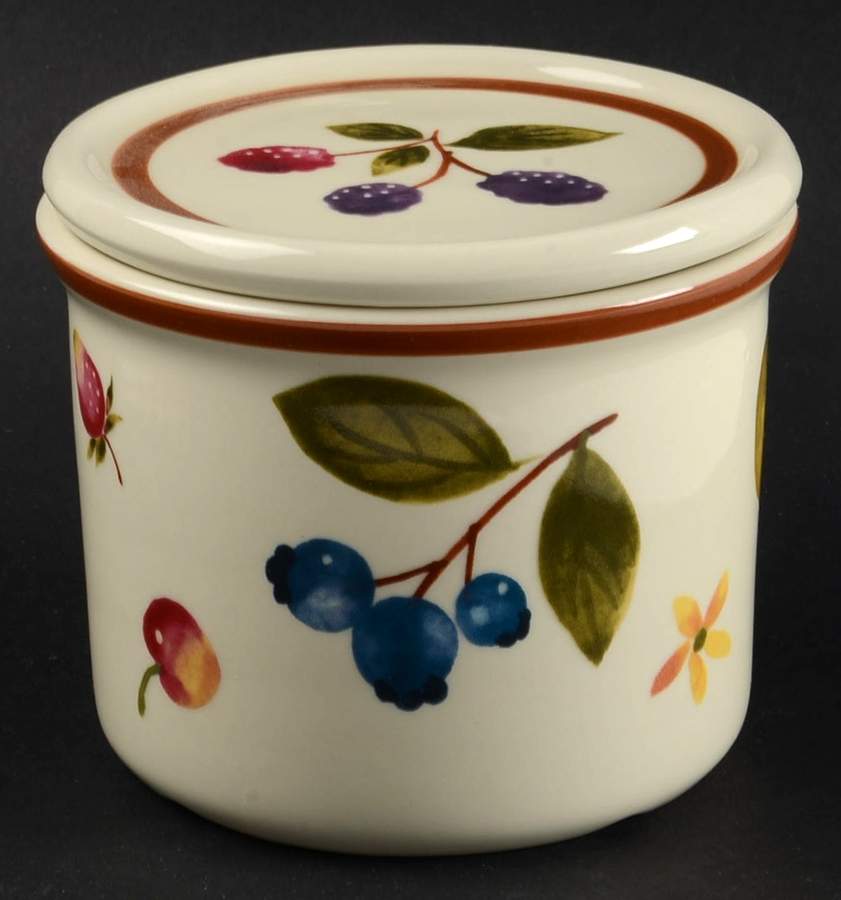 Berry 1 Pint Crock with Coaster Lid by Longaberger-1
