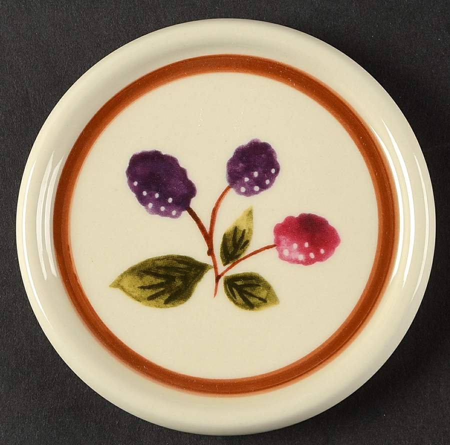 Berry 1 Pint Coaster/Crock Lid by Longaberger-1