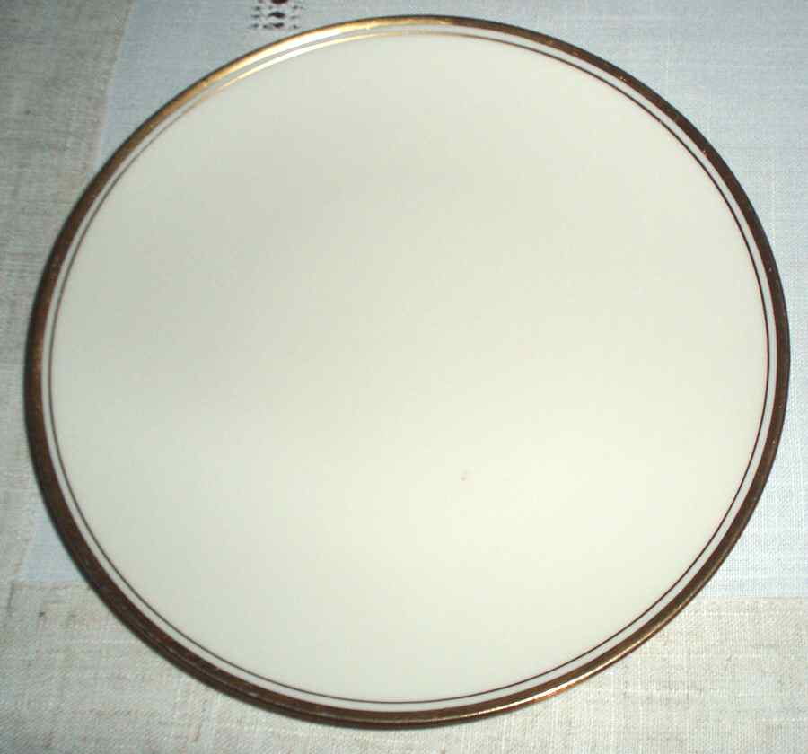 LP38 Dinner Plate by La Petite China-1