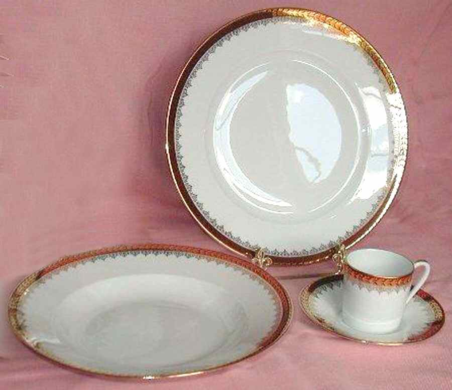 LIM584 Dinner Plate by Limoges-French-1