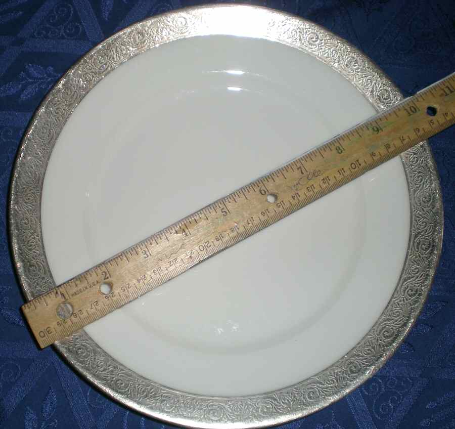 LAT127 Dinner Plate by Latrille-1