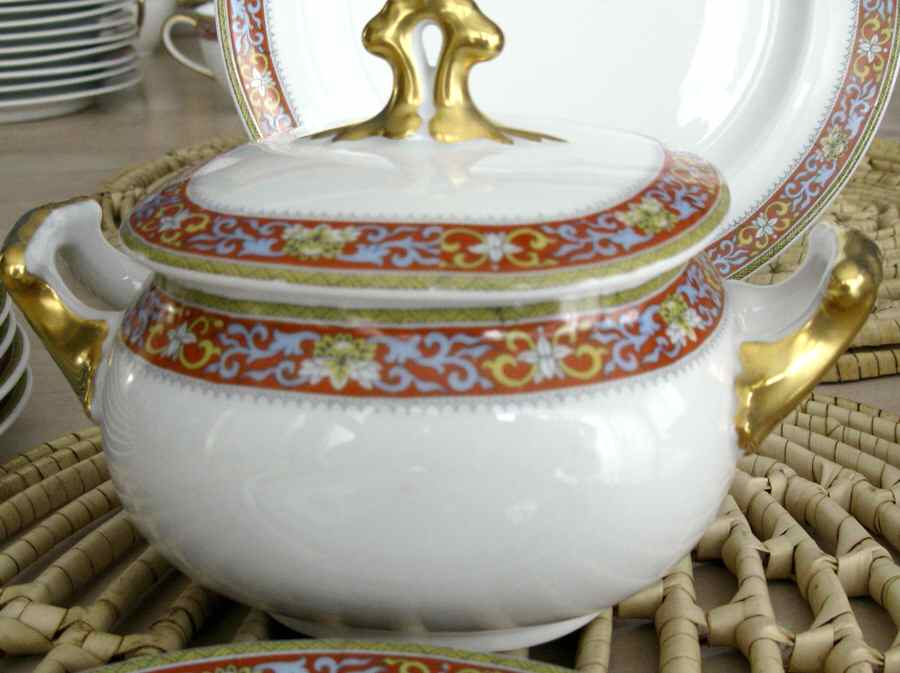 LIM592 Sugar Bowl & Lid by Limoges-French-1