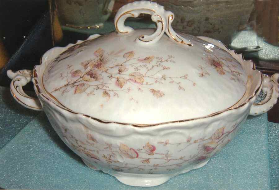 2557-8 Round Covered Vegetable by Lazarus Straus & Sons-1