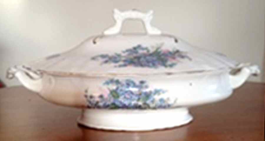 LIM607 Oval Covered Vegetable by Limoges-French-1