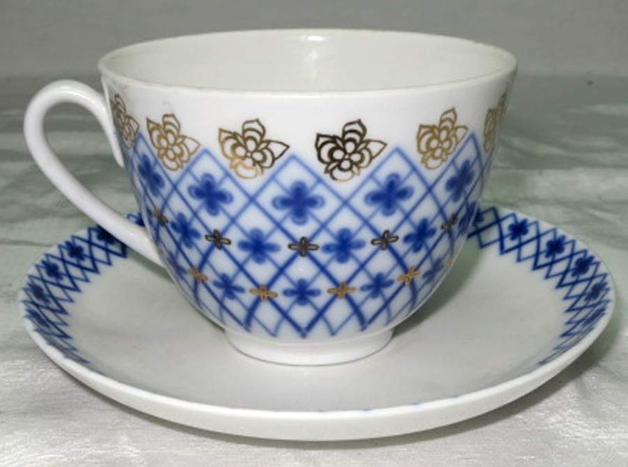 LOS24 Flat Cup & Saucer Set by Lomonosov-1