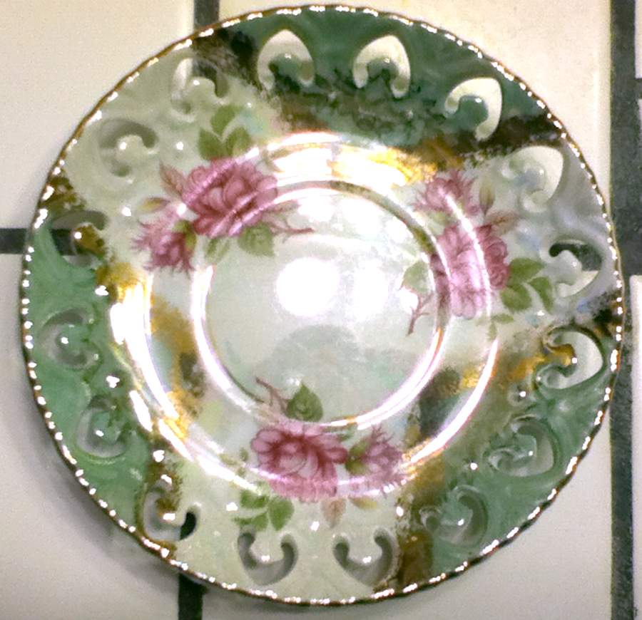 Tv20583 Saucer by Lefton-1