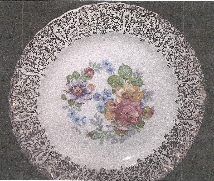 LIA151 Dinner Plate by Limoges-American-1