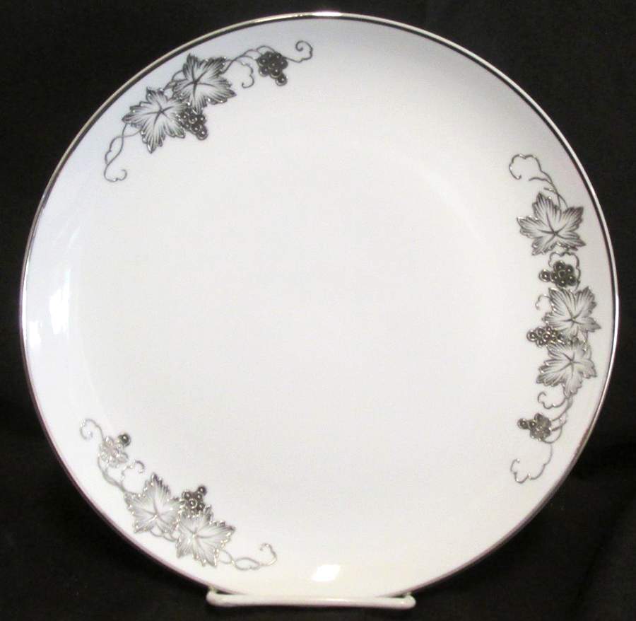 LIY9 Dinner Plate by Lily-1