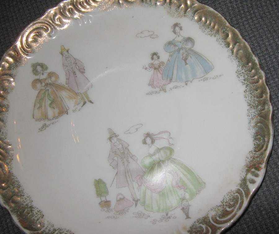 LEF106 Saucer by Lefton-1