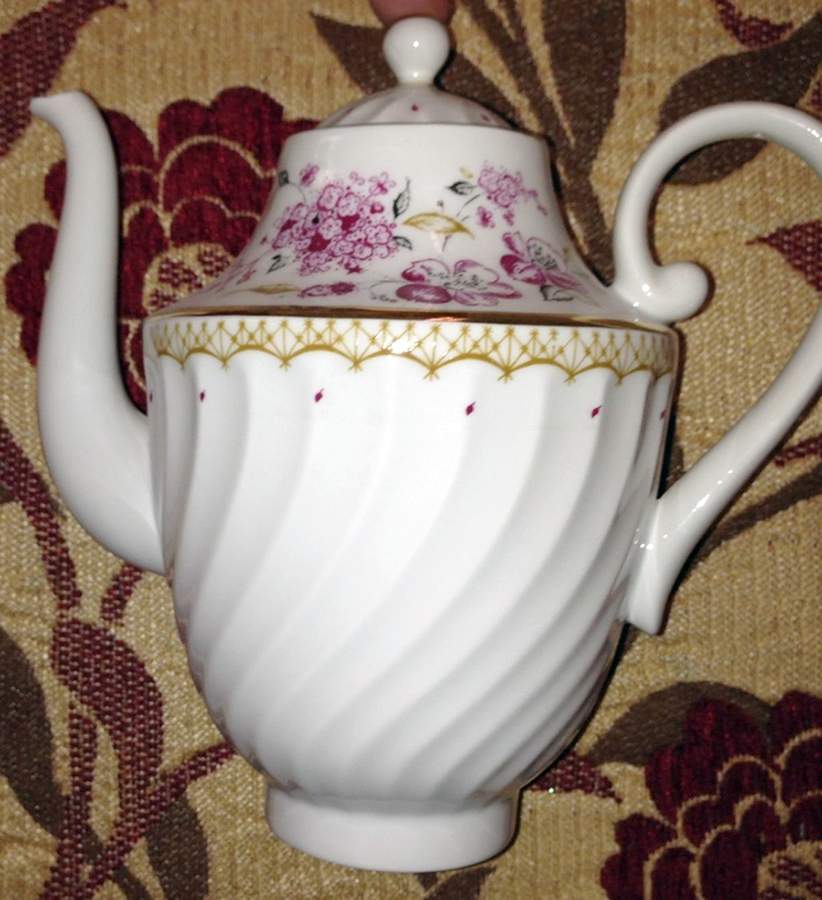 LOS27 Teapot & Lid by Lomonosov-1