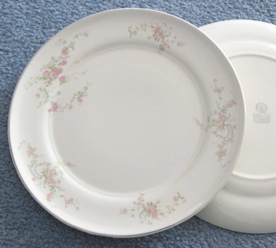 LIA154 Dinner Plate by Limoges-American-1