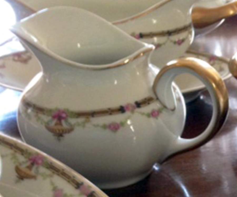 LIM646 Creamer by Limoges-French-1