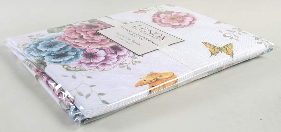 Butterfly Meadow Hydrangea 70" Round Tablecloth by Lenox-1