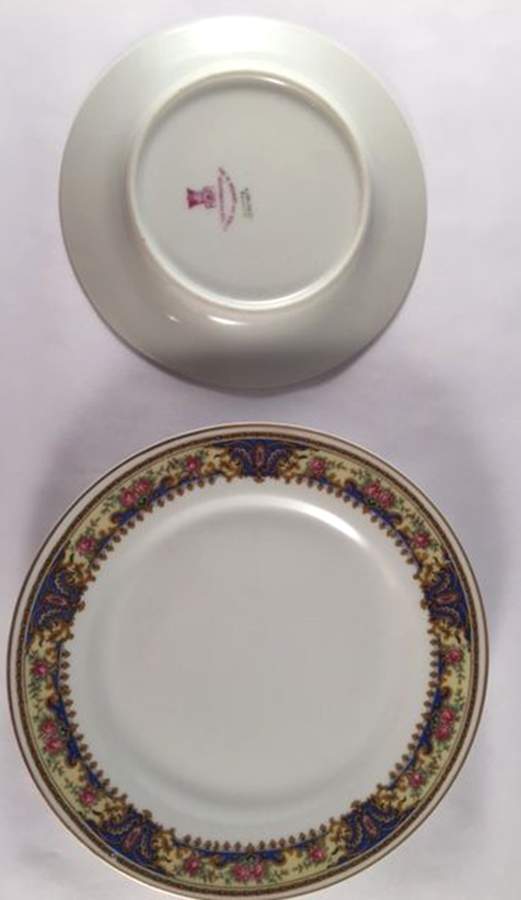 TRV25 Dinner Plate by Tressemanes & Vogt-1