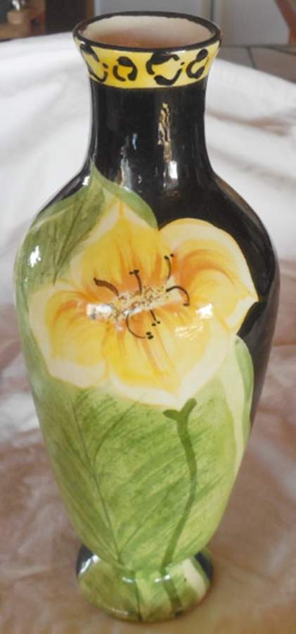 LGA139 9" Vase by Laurie Gates-1