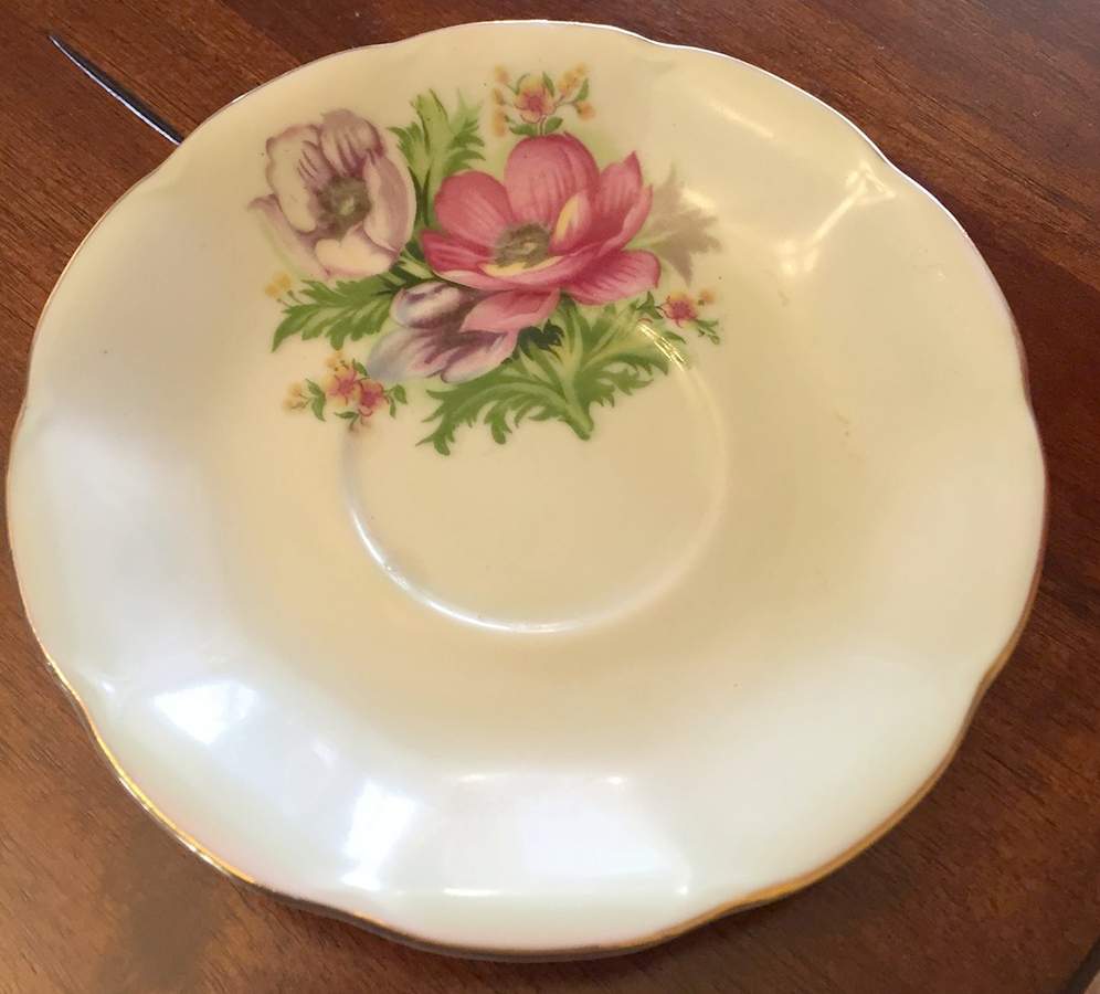 438 Saucer by Lefton-1