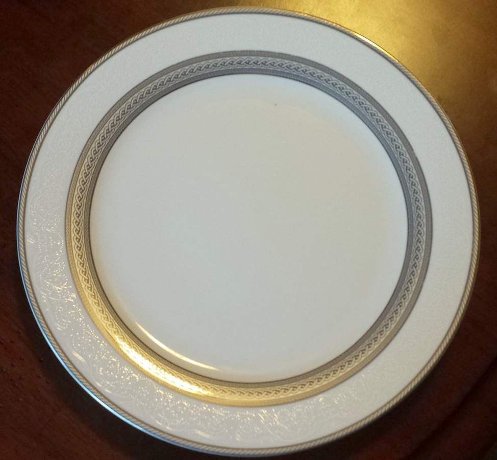 Palma Dinner Plate by Lorren Home Trends-1