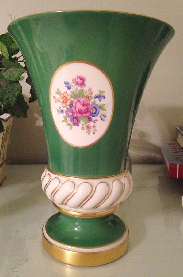 MR60-182 11" Vase by Lenox-1