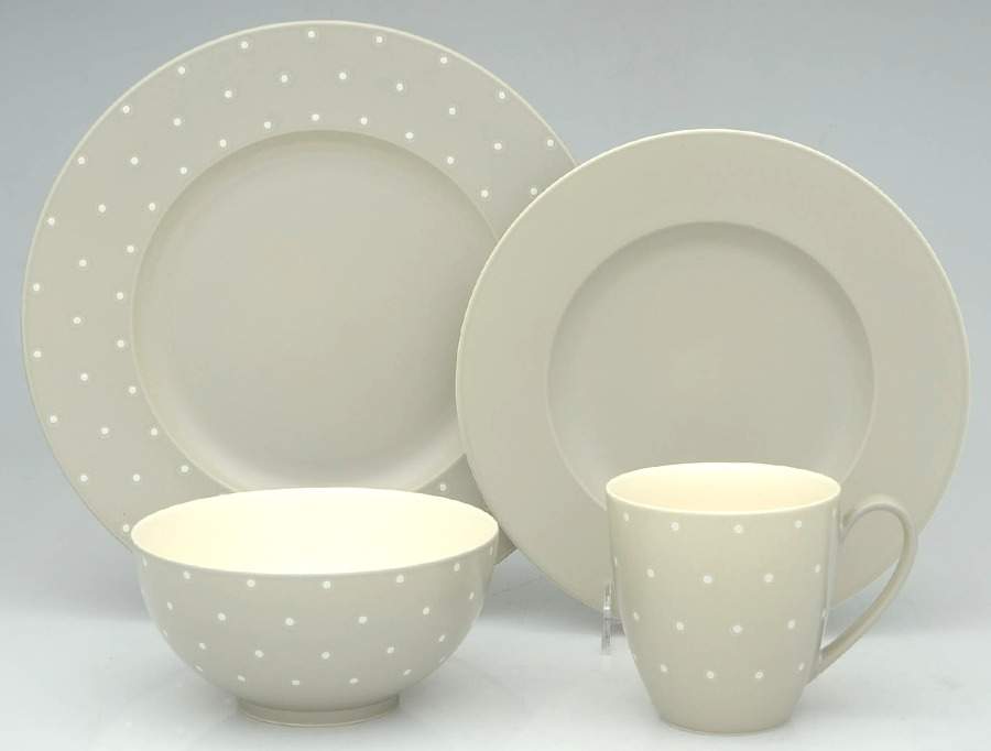 Larabee Dot Grey 4 Piece Set by Lenox-1