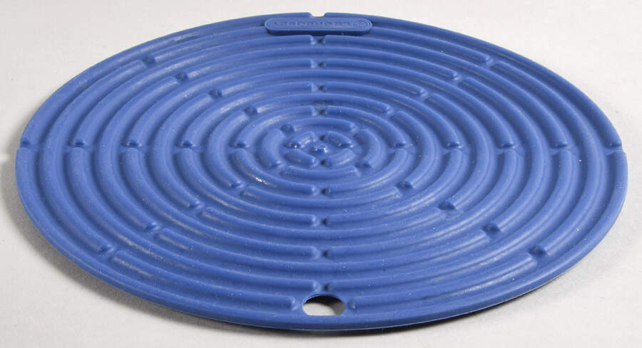 Marseille Silicone Round Trivet by Le Creuset-1