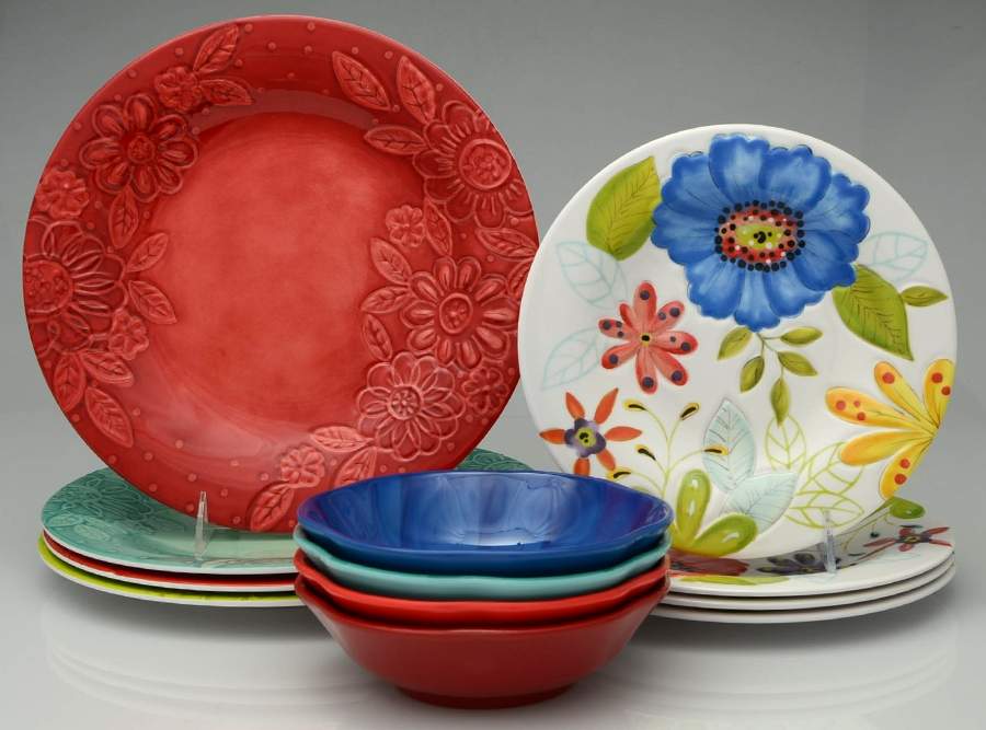 Flora 12 Piece Melamine Set by Laurie Gates-1