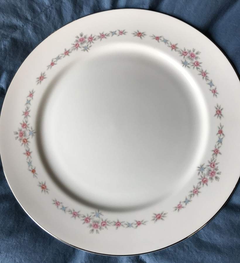 Janet Dinner Plate by Linden-1