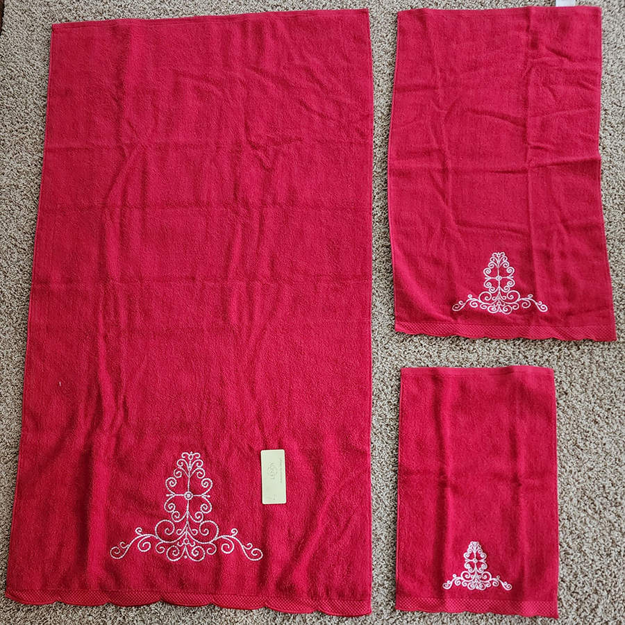 French Perle Groove Cherry Fingertip Towel-Cloth by Lenox-1
