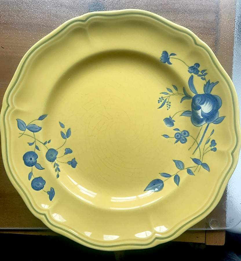 LON26 Dinner Plate by Longchamp-1