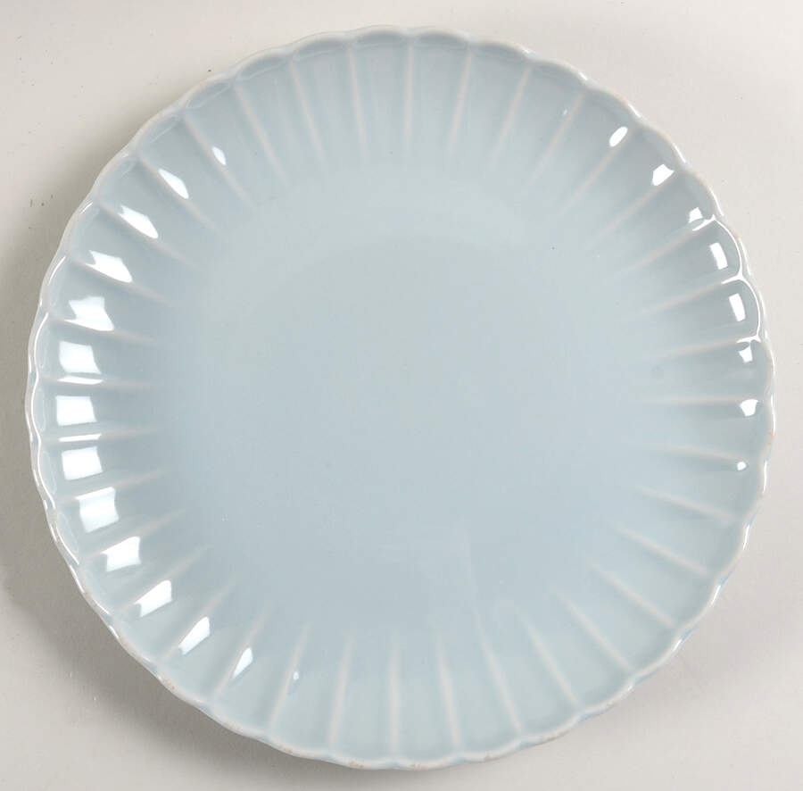 French Perle Scallop Dinner Plate by Lenox-1