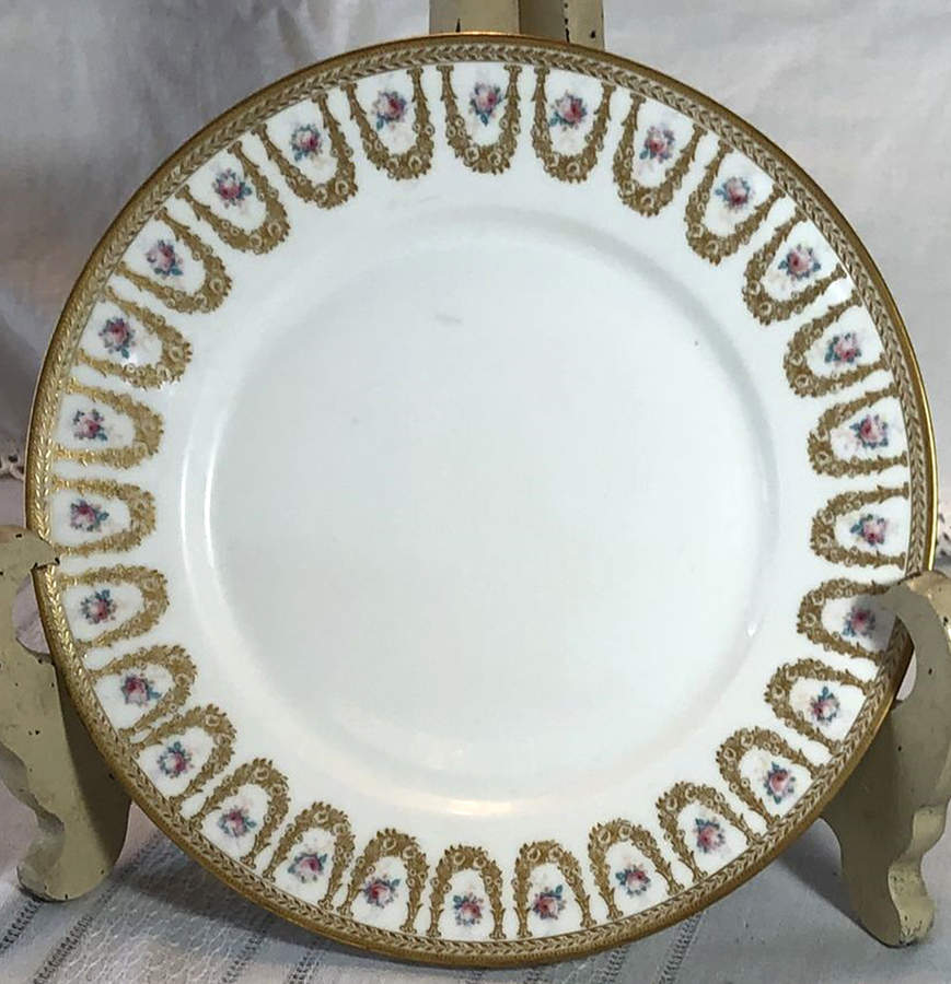 M3W14 Dinner Plate by Maureil Chapeau & Charles-1