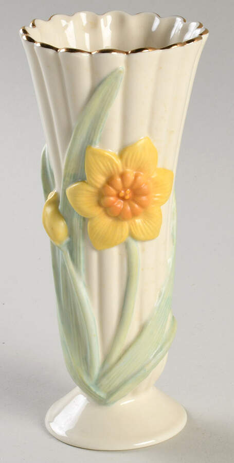Ivory Daffodil Vase 5" Vase by Lenox-1