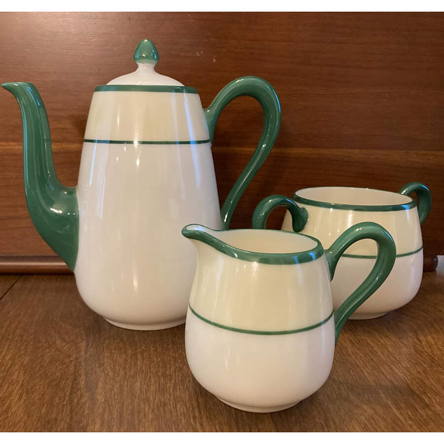 D334A-1 Shape 933 Breakfast Coffee Pot & Lid by Lenox-1