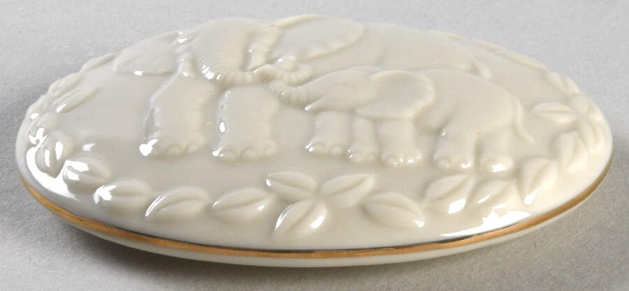L467 Lid for Small Oval Box by Lenox-1
