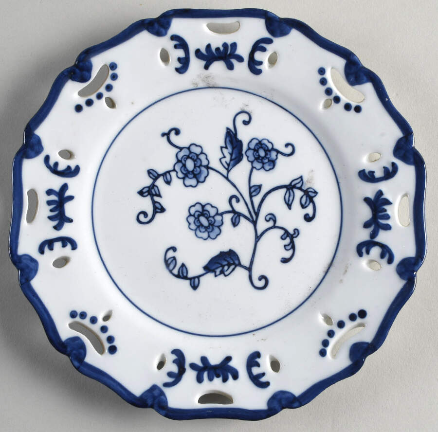 LV29 8" Round Tray by Lillian Vernon-1
