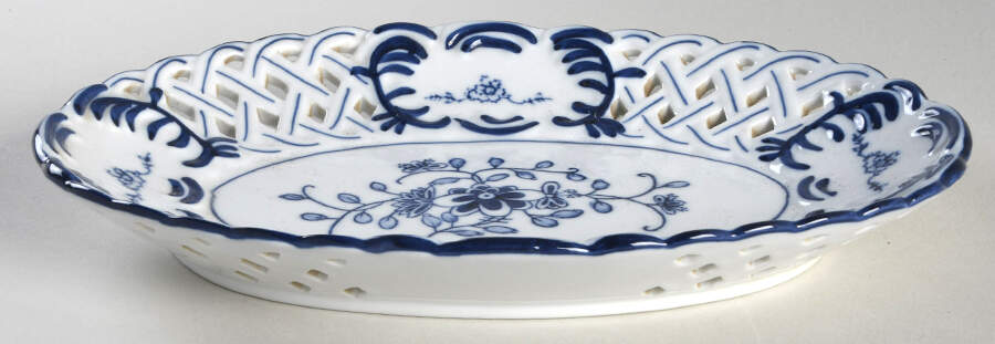 LV29 10" Oval Tray by Lillian Vernon-1