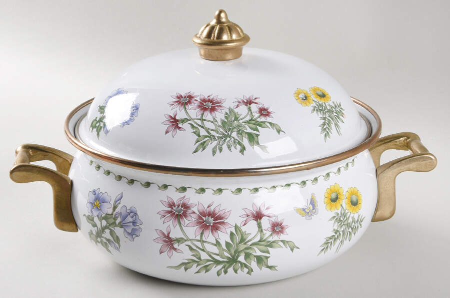 LIW2 2 Quart Metal Covered Casserole by Lincoware-1