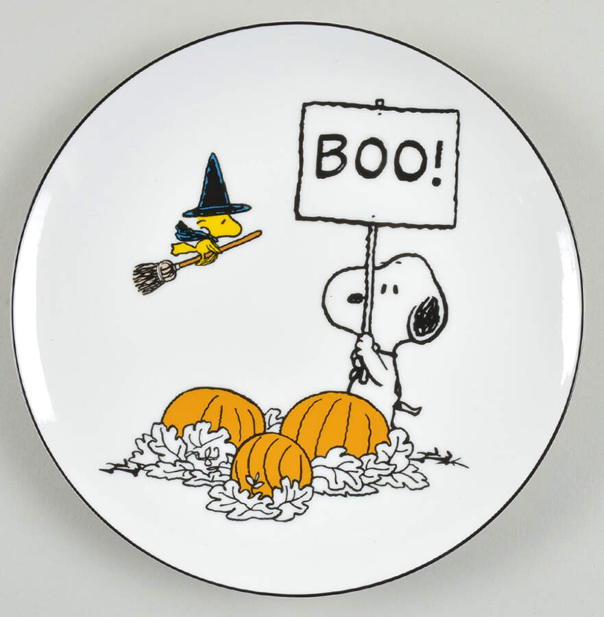 Snoopy the Great Pumpkin Salad/Dessert Plate by Lenox-1